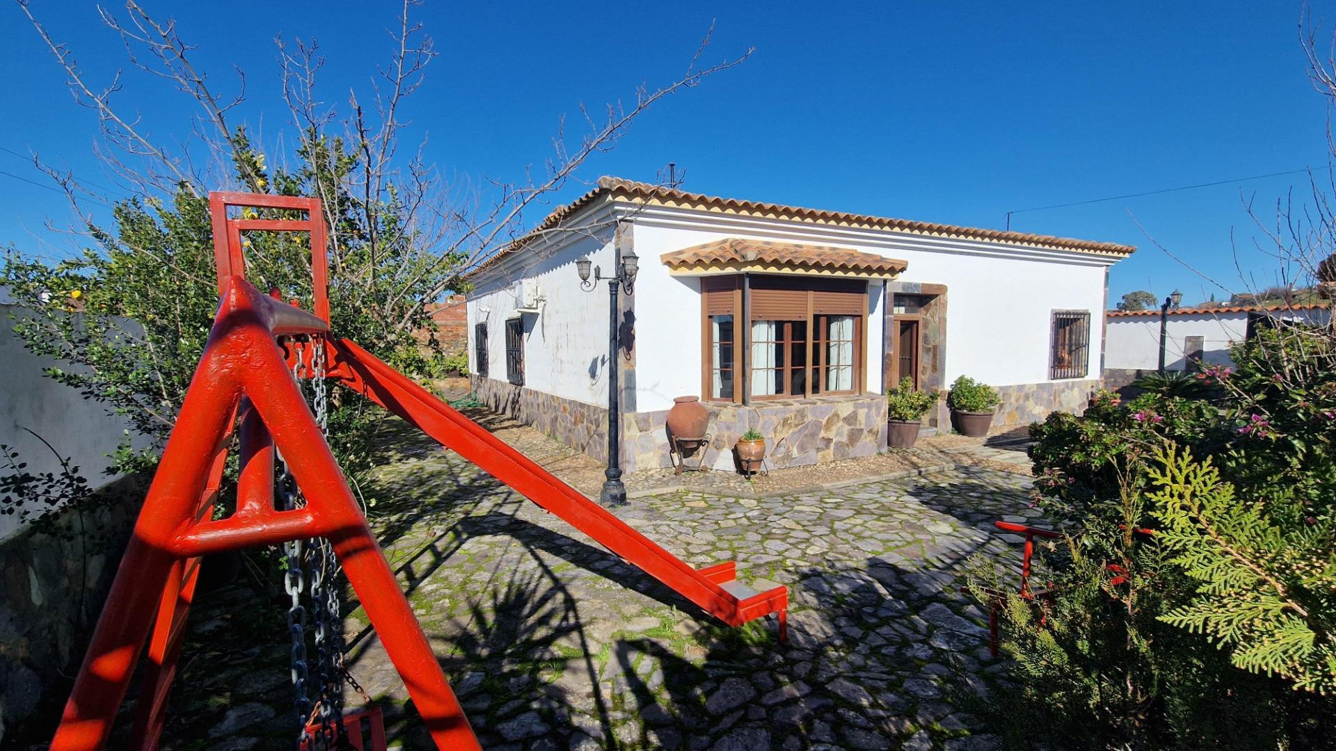 ALQUILER CHALET CON PARCELA EN HIGUERA DE VARGAS