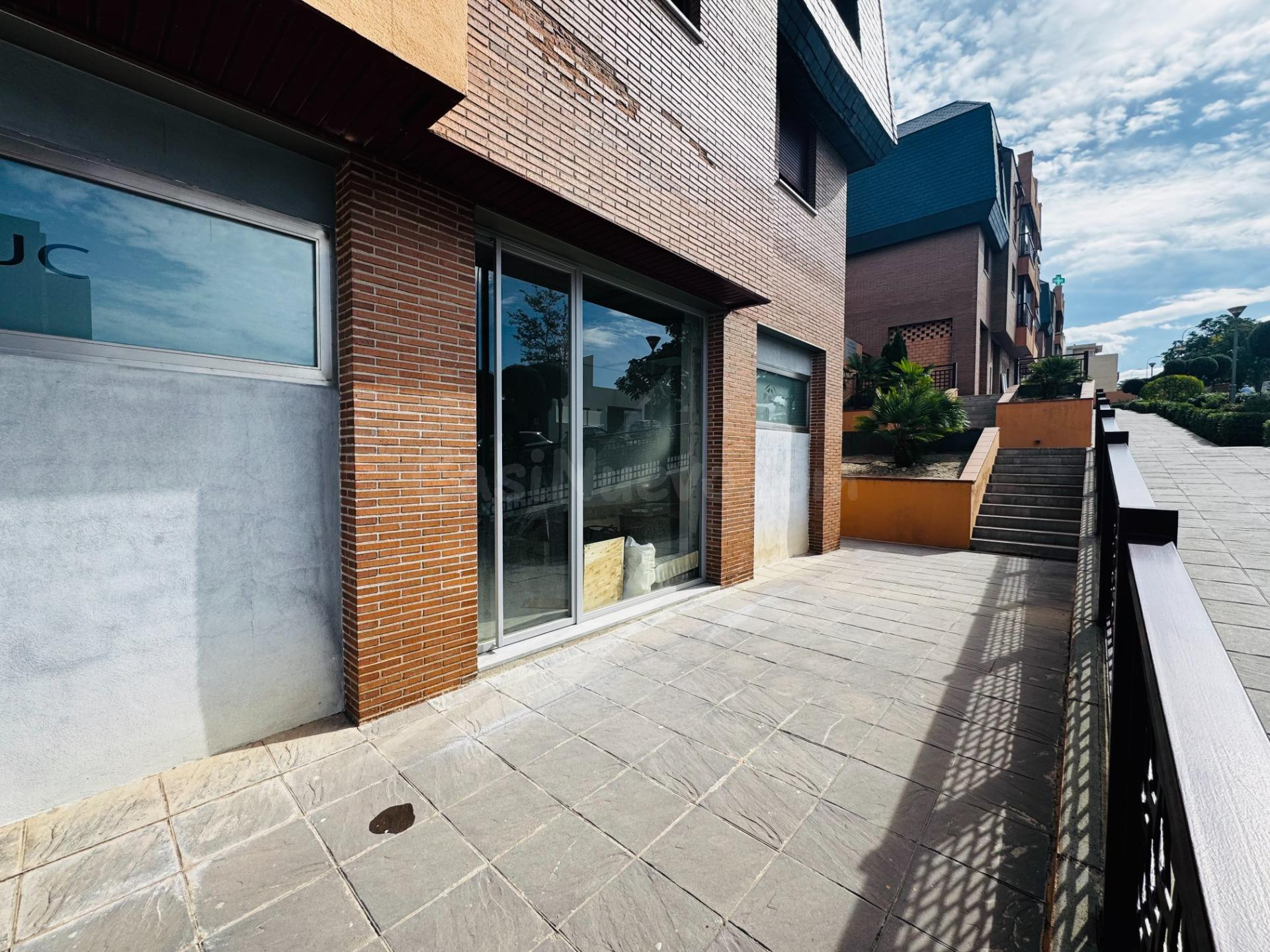 LOCAL COMERCIAL EN VENTA EN SERRALLO – BOLA DE ORO