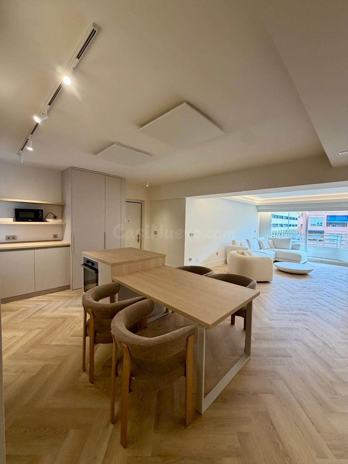 VENTA DE ESTUPENDA VIVIENDA CON TODO A ESTRENAR!! EXCELENTE DISEÑO CERCA A PLAZA DE LOS LUCEROS