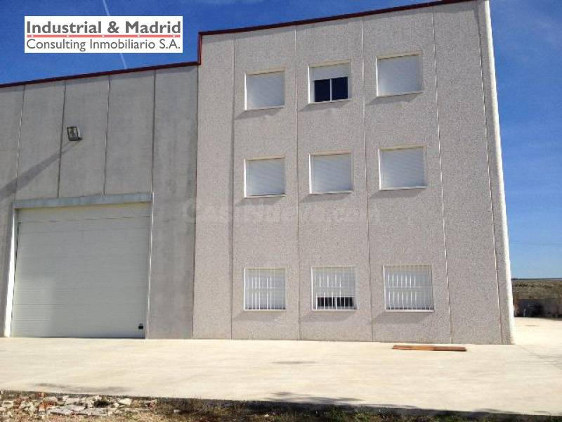 VENTA DE NAVE INDEPENDIENTE EN LOECHES