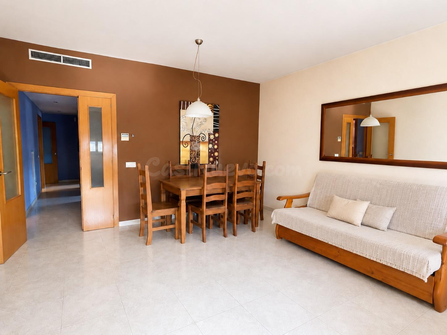 Espacio, comodidad y ubicación: vivienda familiar con ascensor, balcón, parking y trastero en Amposta.