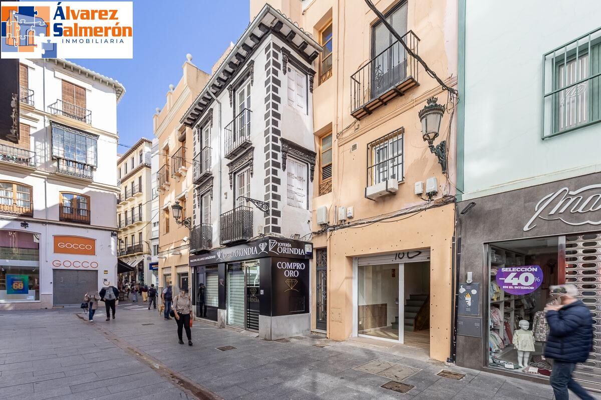 Edificio junto a Plaza Bib-rambla.