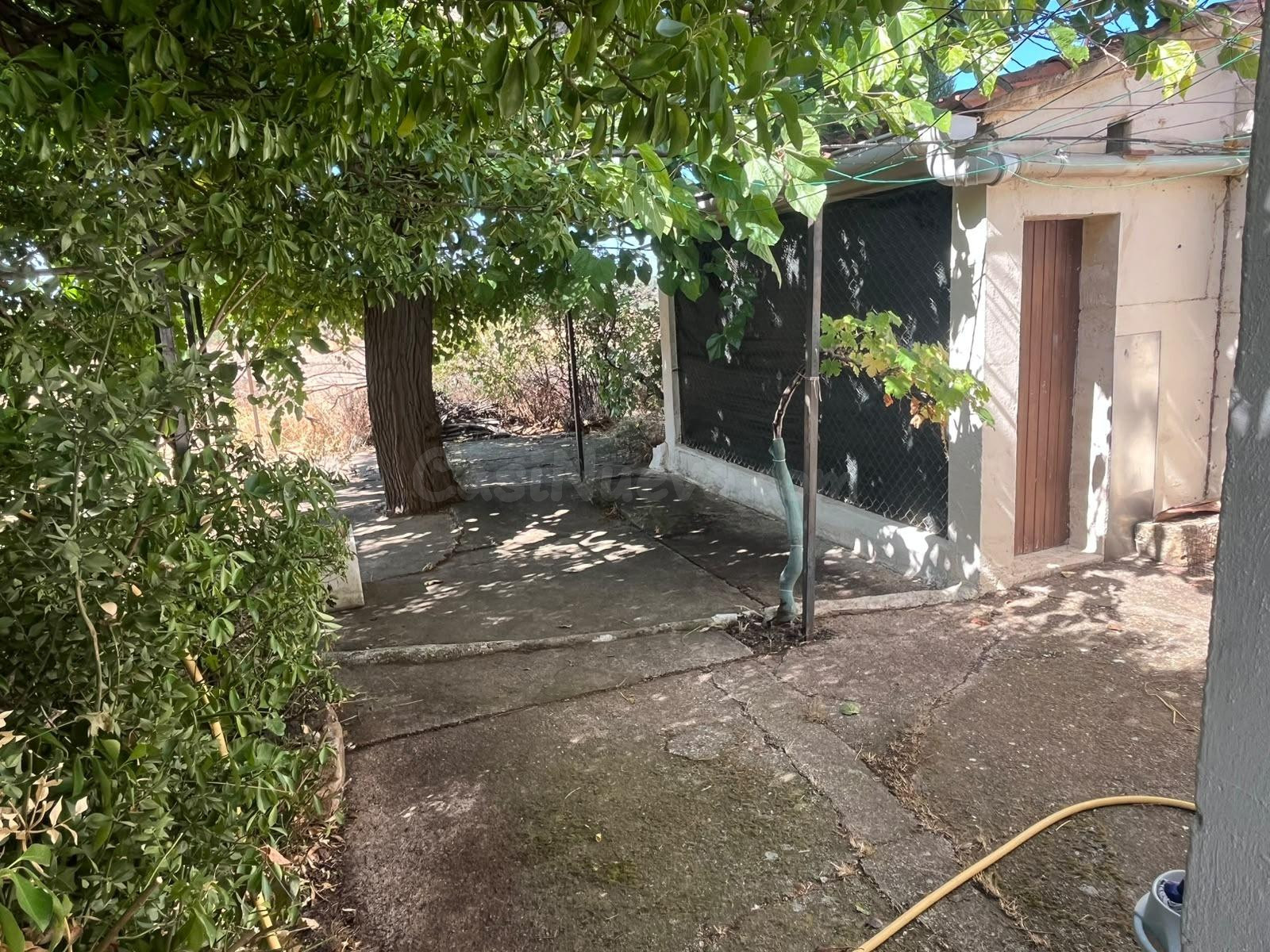 Finca rústica con vivienda en Cretas - foto 2