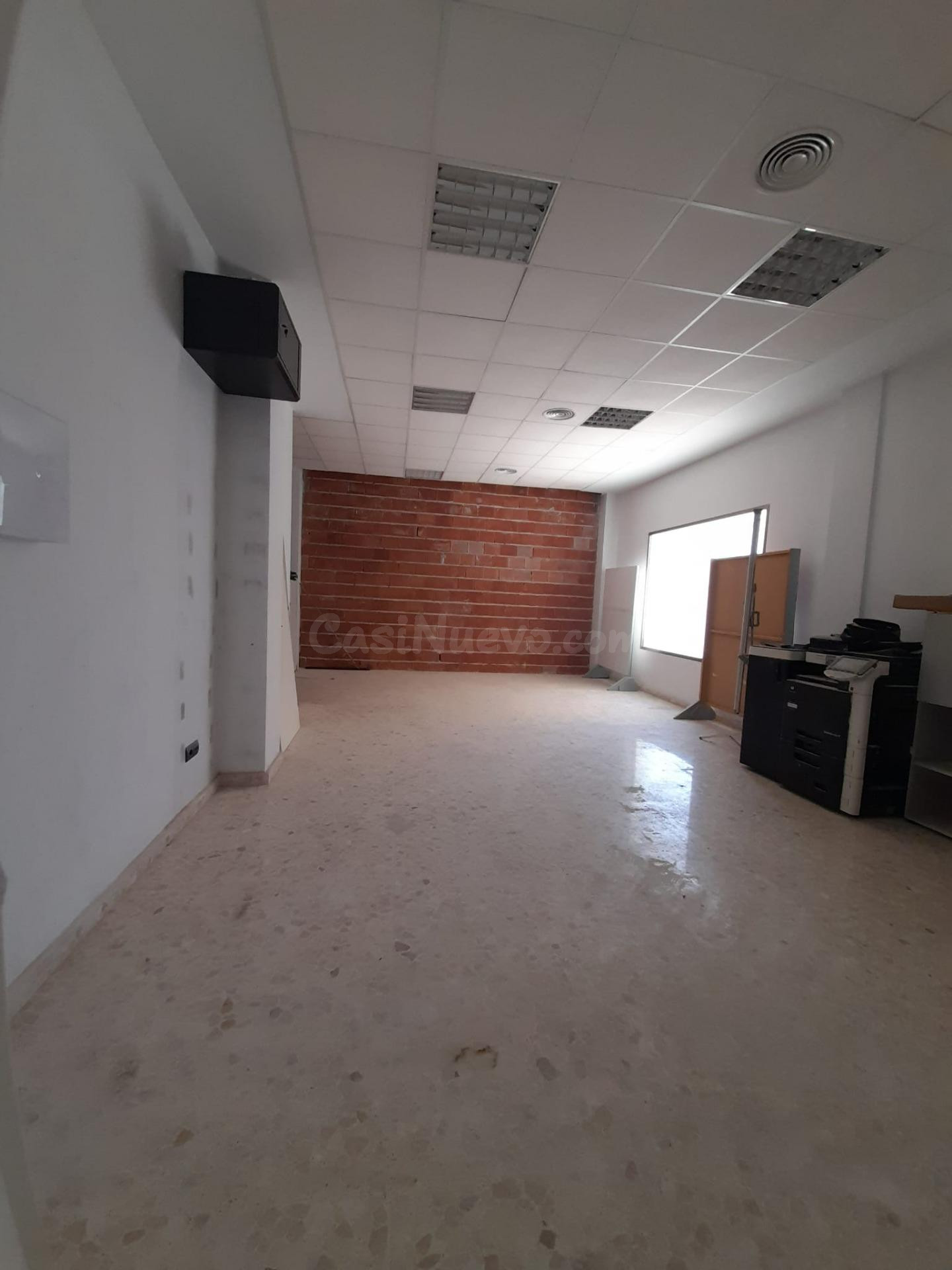 Local comercial 169m² en venta - Los Castillejos-La Trinidad