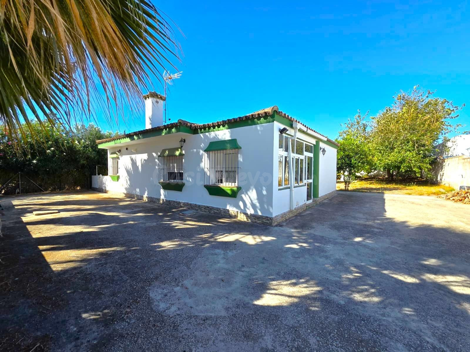 2x1 CHALET CON PISCINA, NAVE Y GARAJE EN PARCELA SEGREGADA DE 2.040M2 CHICLANA DE LA FRONTERA