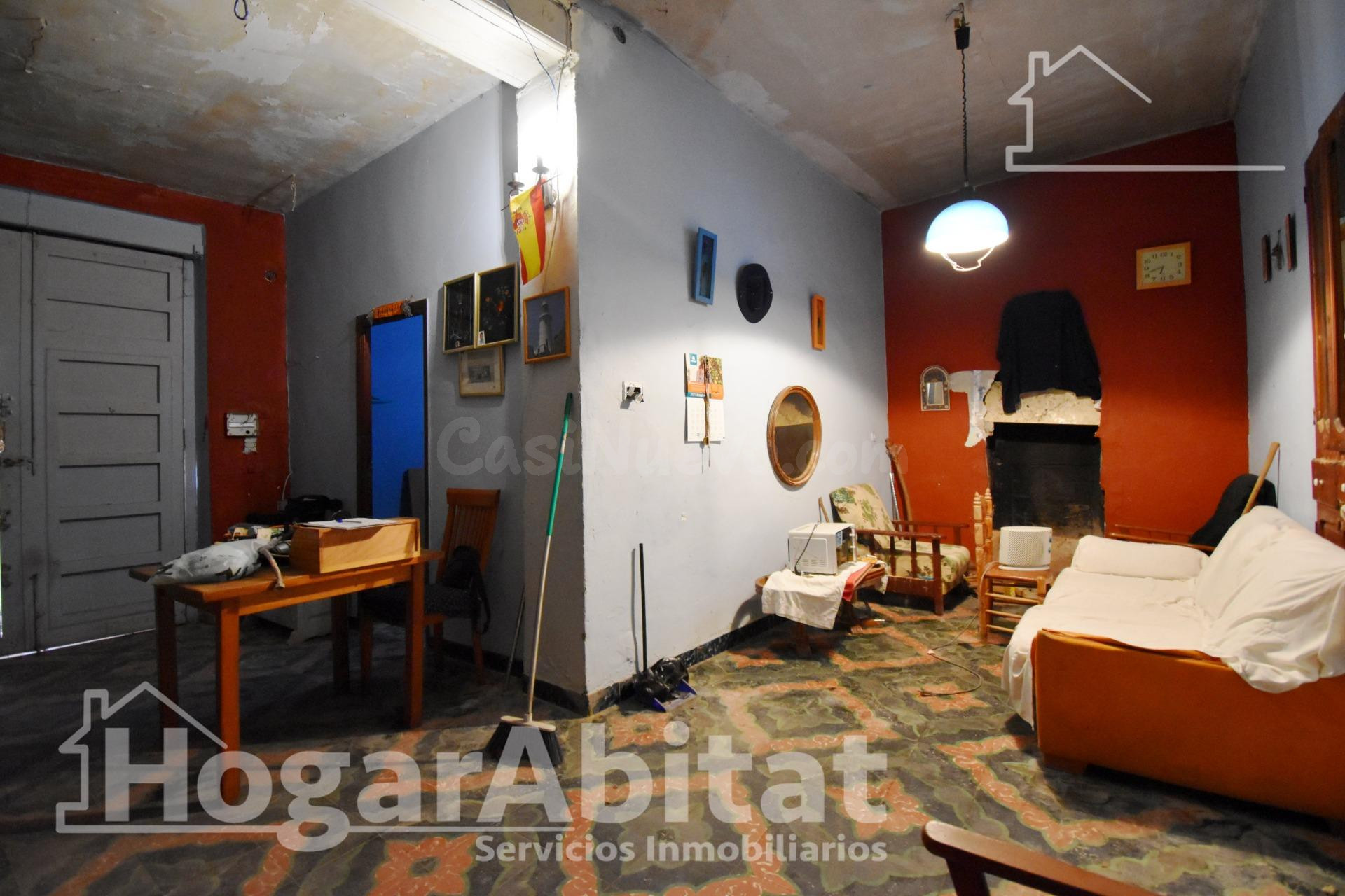 ¡ECONOMICA! AMPLIA CASA CON TERRAZA Y CON MUCHAS POSIBILIDAD