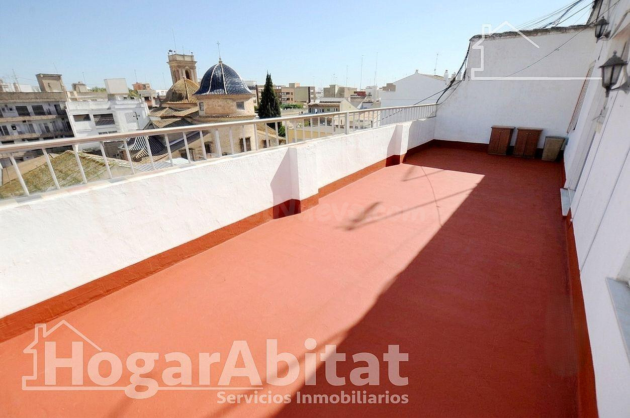 ÁTICO LUMINOSO CON GRAN TERRAZA, TODO AMUEBLADO Y CERCA DEL  - foto 4