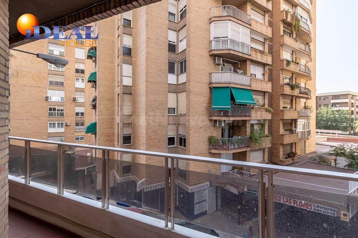 MAGNIFICA VIVIENDA EN LAS FLORES - CAMINO DE RONDA