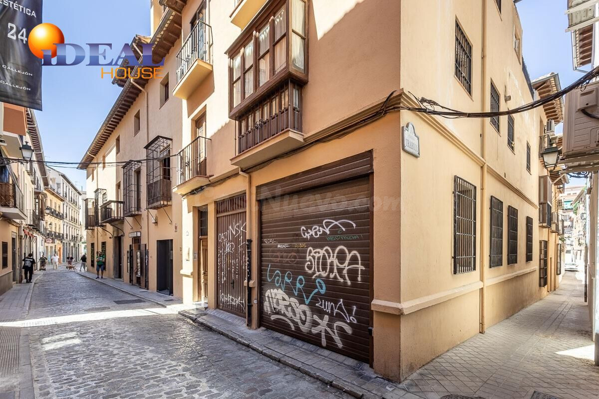 PISO TURÍSTICO JUNTO PLAZA DE DERECHO - GRANADA