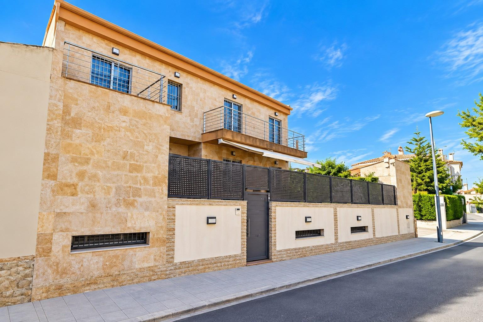 Espectacular chalet con piscina en orihuela centro