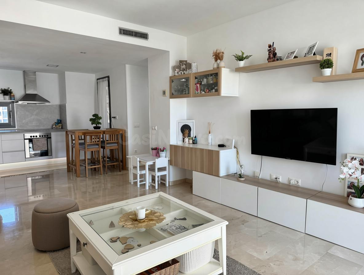 Piso de esquina en planta alta con terraza, garaje y trastero en La Cala de Villajoyosa
