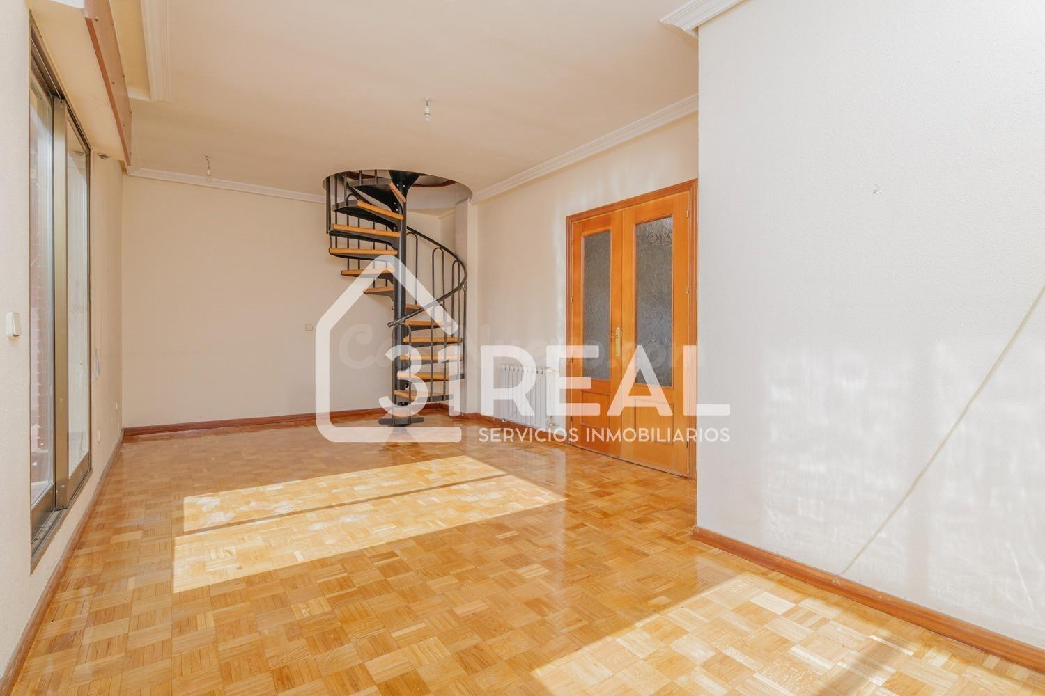 Ático duplex con terraza en Valdeacederas - foto 5