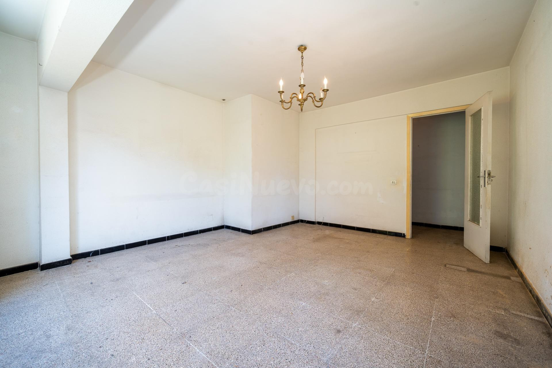 PISO DE 80 M2 CON 3 DORMITORIOS Y ASCENSOR PARA REFORMA INTEGRAL EN SON OLIVA