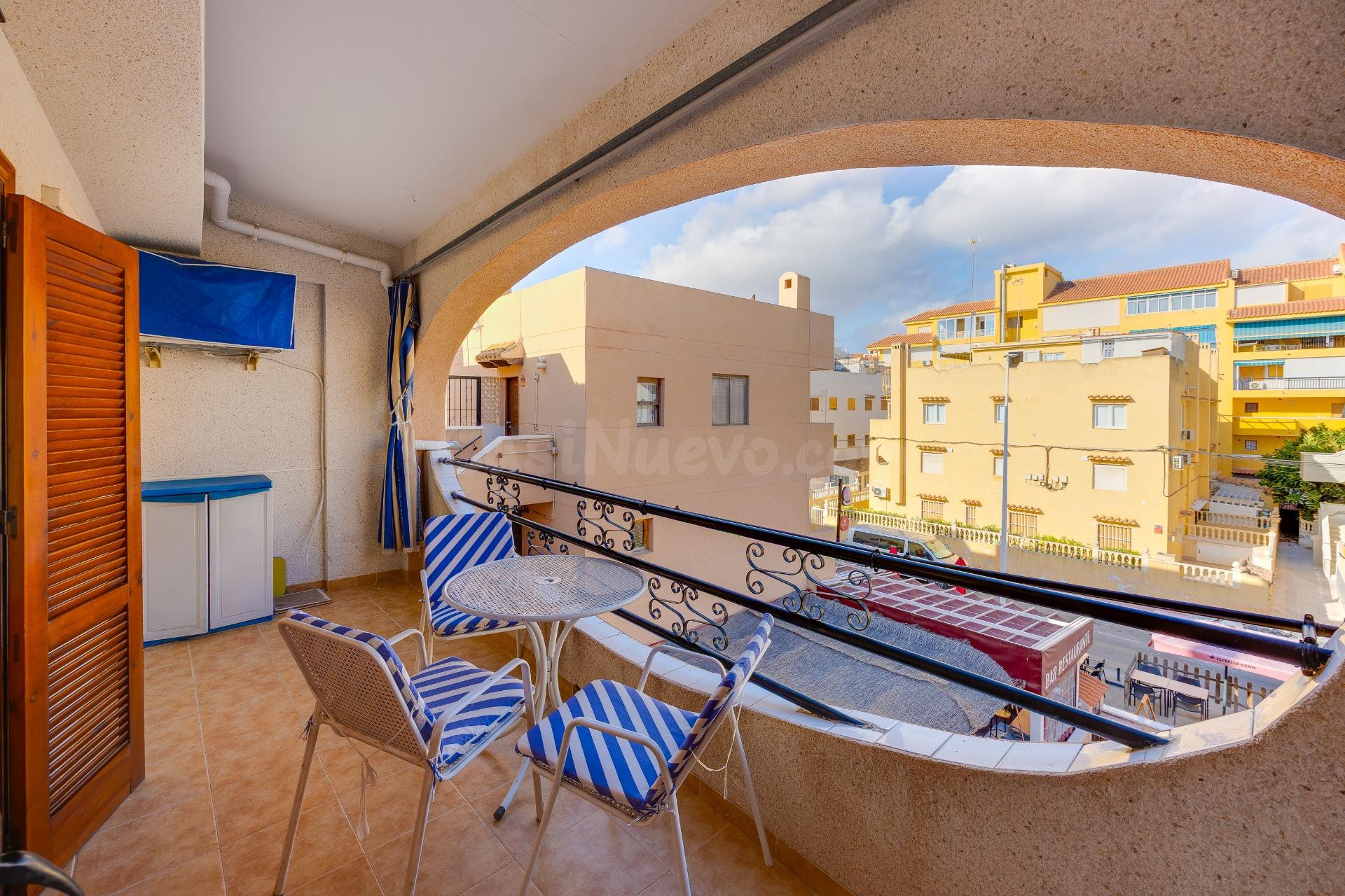 Ático duplex con solárium, vistas al mar y a 280 metros de l - foto 4