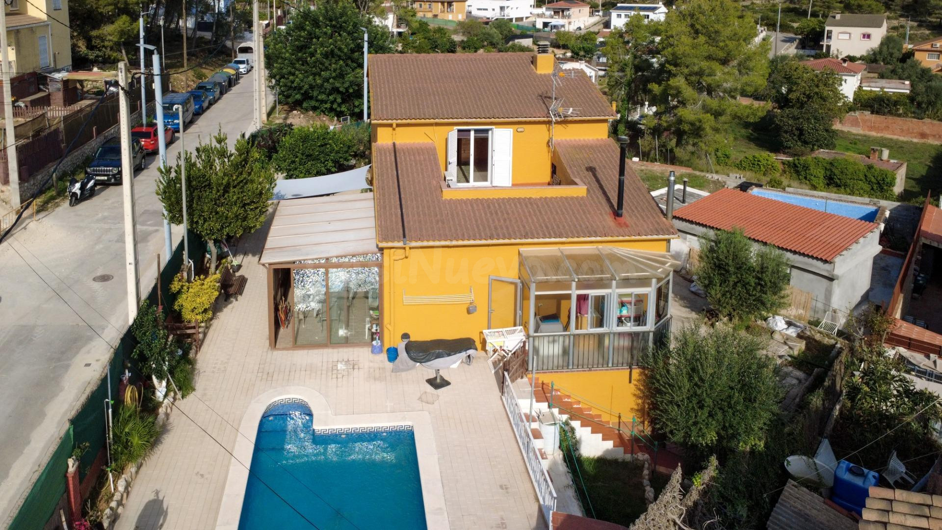 CASA FAMILIAR CON PISCINA, PRIVACIDAD Y ESPECTACULARES VISTAS A LA MONTAÑA EN LAS PALMERAS, CANYELLES