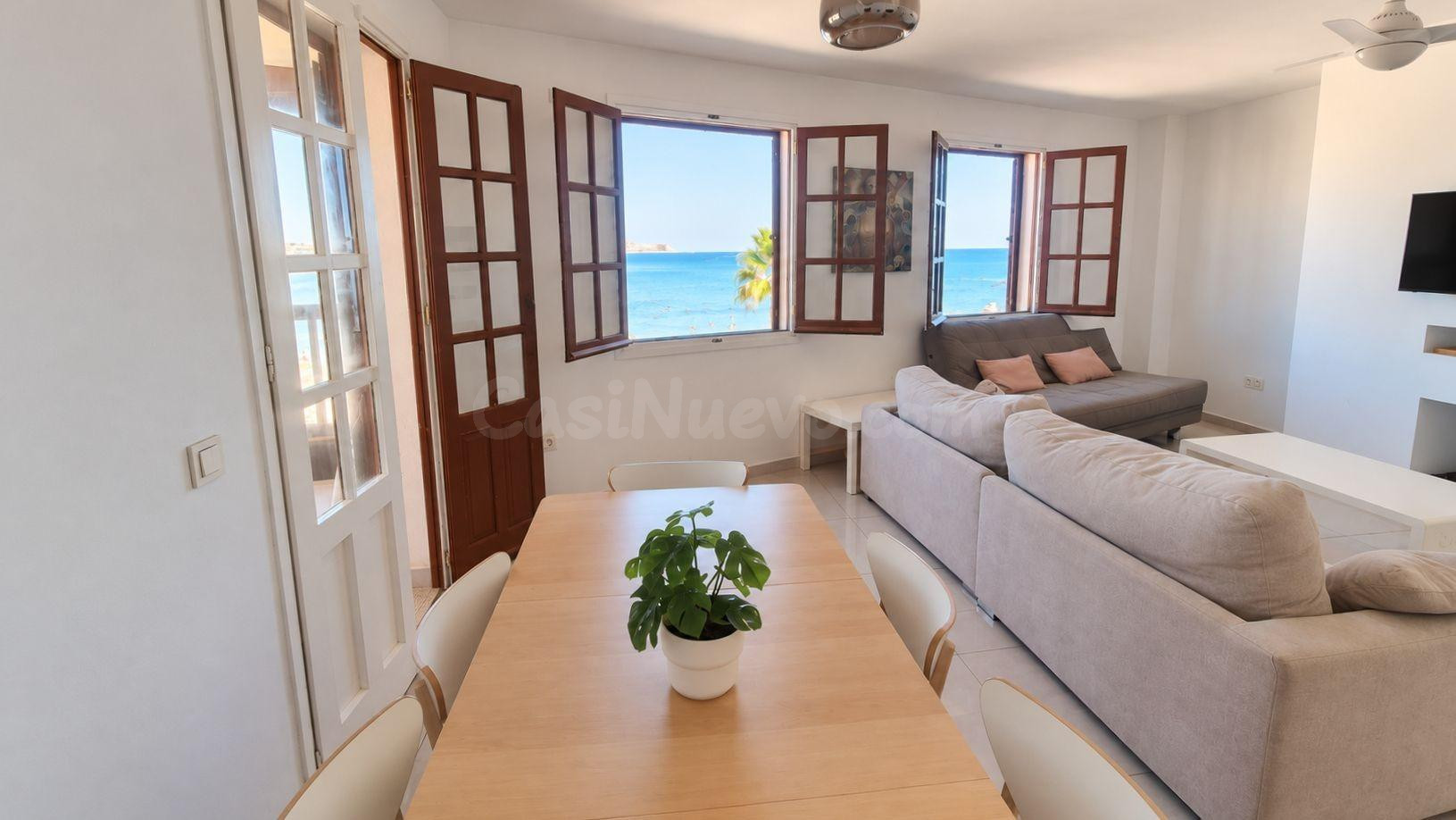 Apartamento con Licencia turistica en primera linea del mar, - foto 3