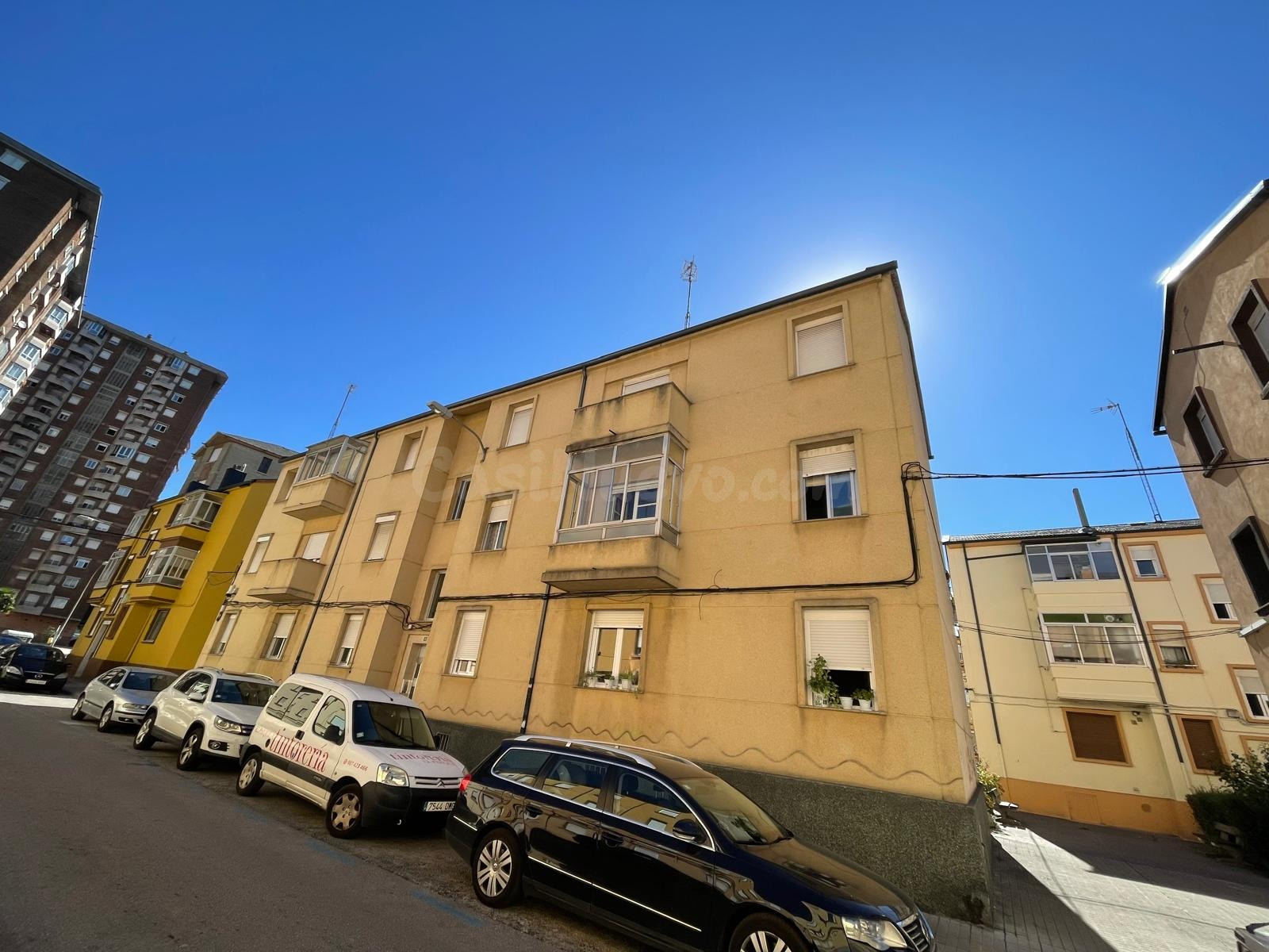 SE VENDE PISO ZONA ALTA