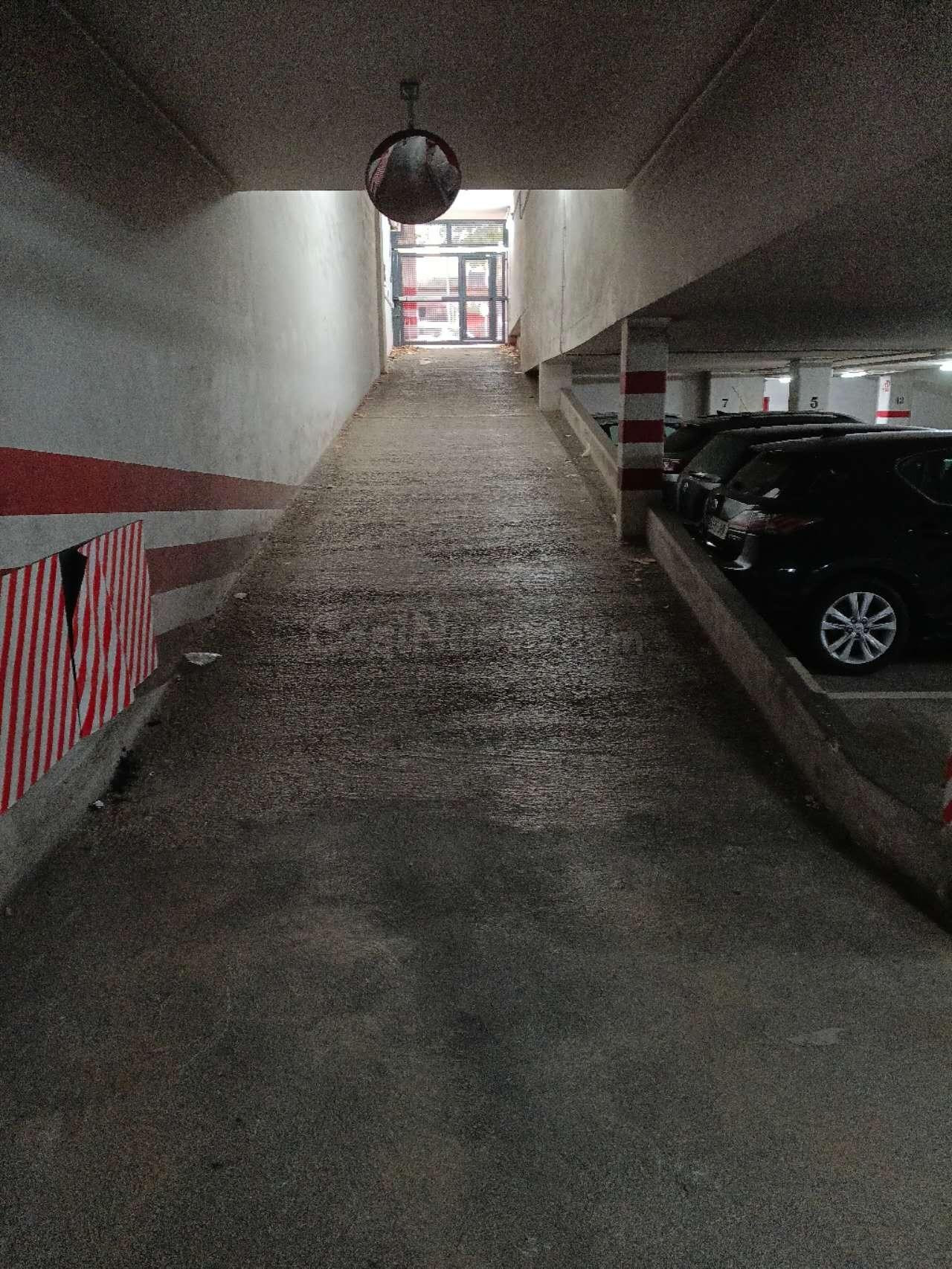 Se alquila plaza de parking en zona de Pere Garau - foto 2