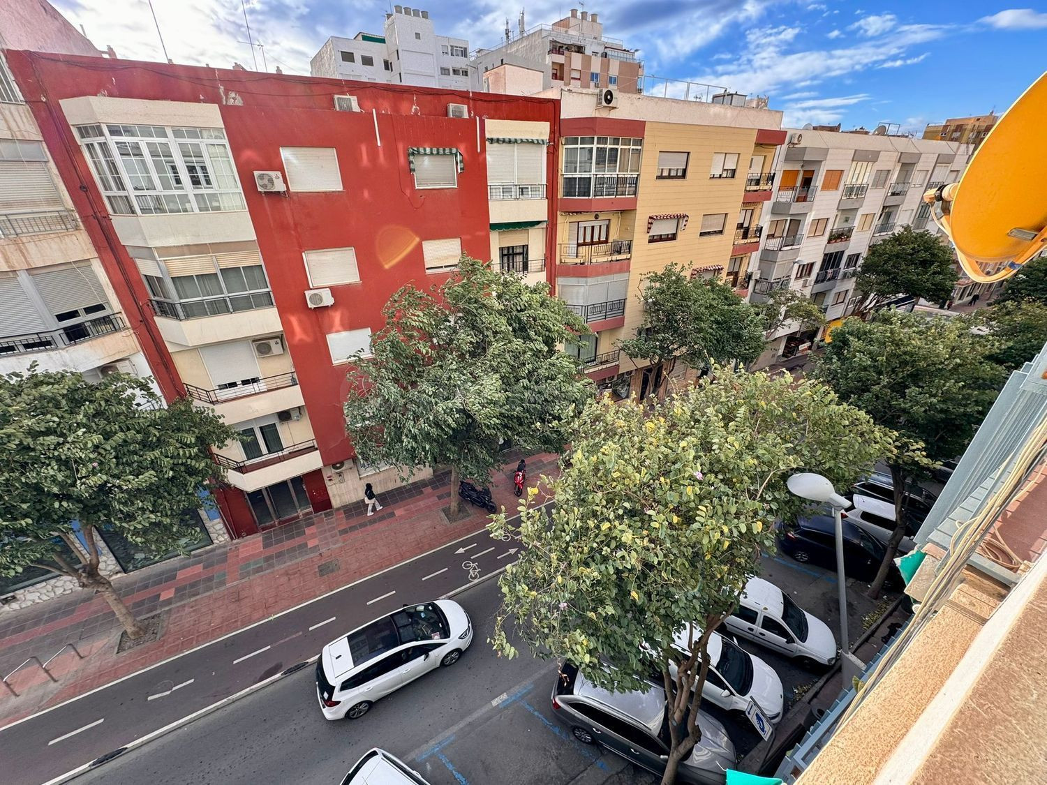 Piso de 3 dormitorios en Altamira, en pleno centro de Almerí - foto 2