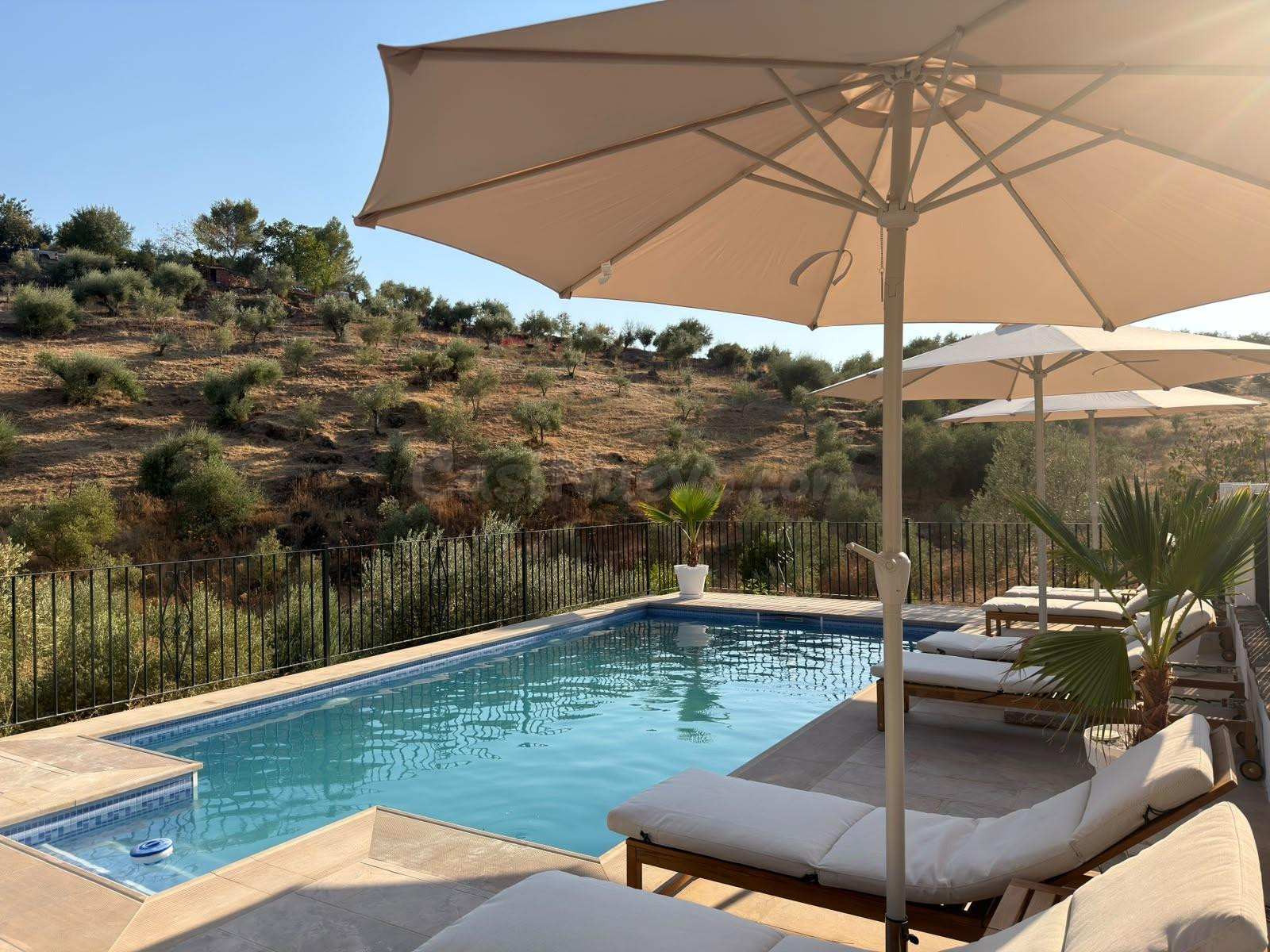 ¡¡¡Finca rústica con olivos, piscina y vistas espectaculares a la Sierra de Hornachuelos!!!
