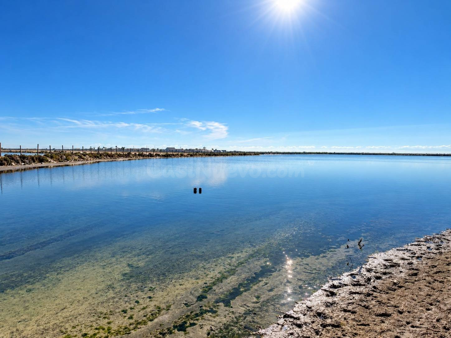 Piso con terraza y trastero en solarium a 500 metros de la playa y paseo maritimo.
