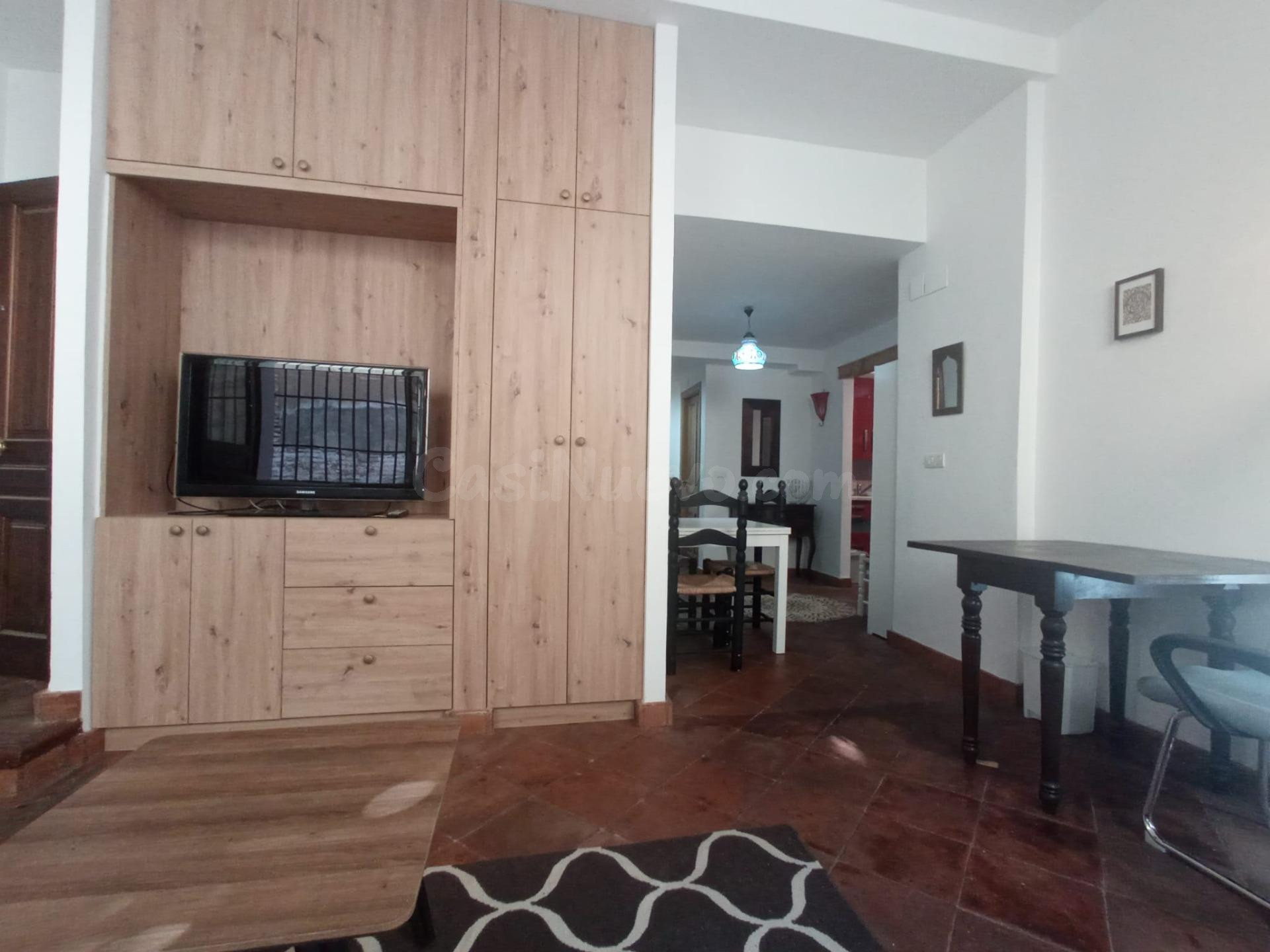 Se Alquila bonito piso amueblado