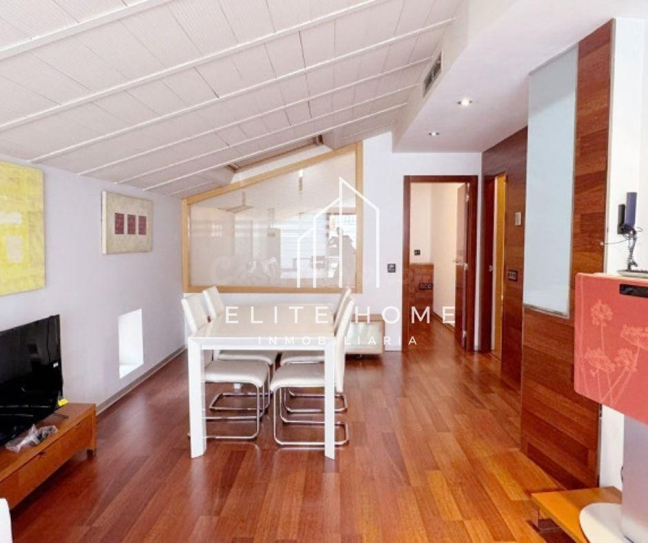 ÁTICO CON CARACTER Y TERRAZA PRIVADA EN PLENO CENTRO DE CAST - foto 4