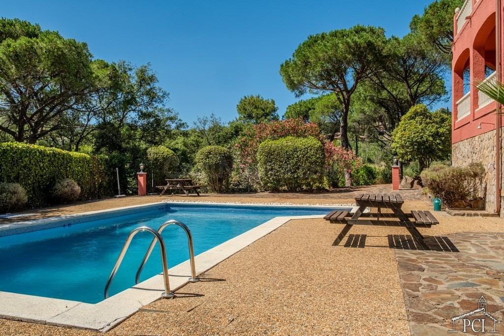 CHALET CON LICENCIA TURÍSTICA Y PISCINA PRIVADA - CALONGE - foto 5
