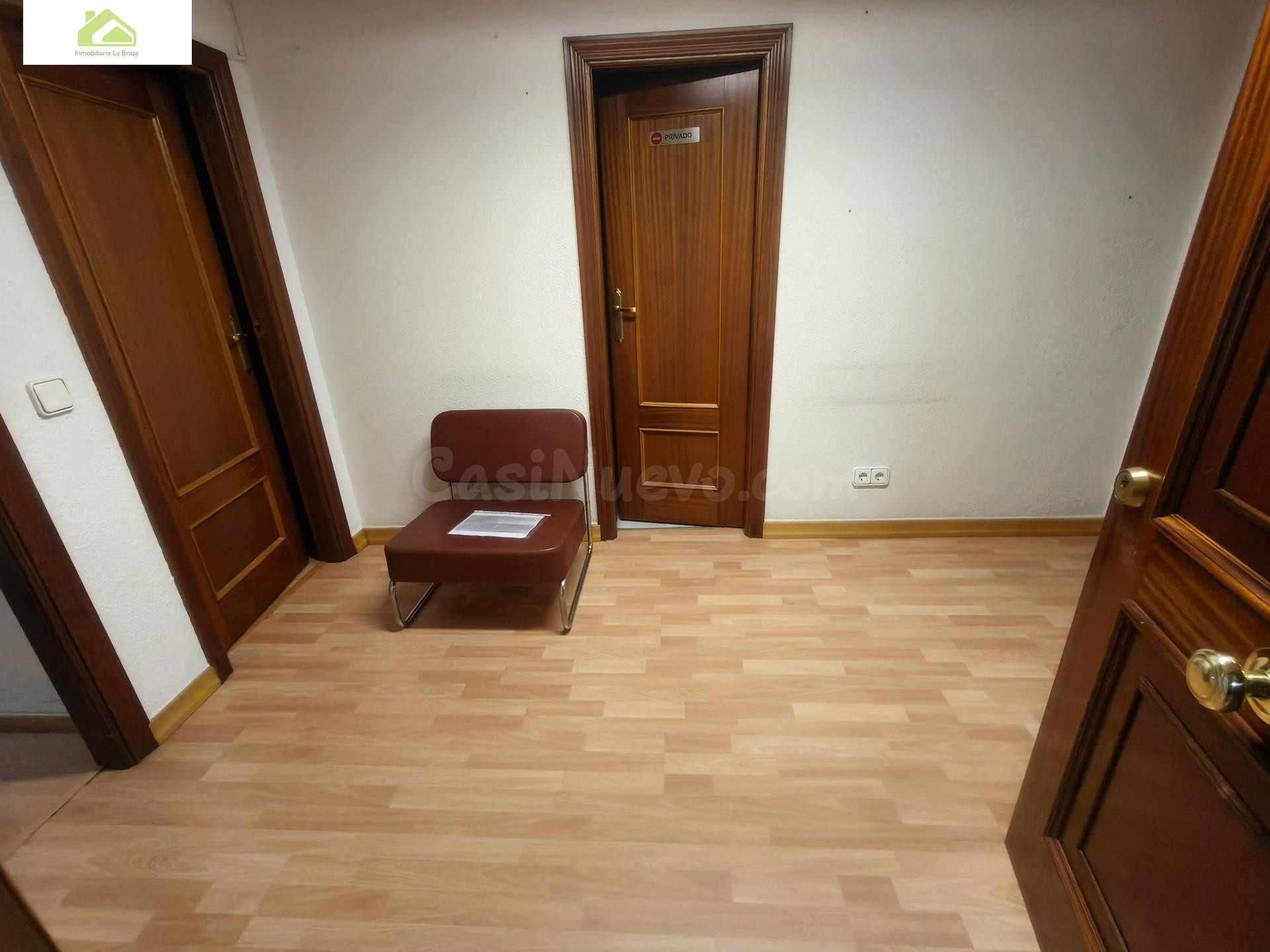 OFICINA EN VENTA EN ZONA DE LA MARINA - foto 2