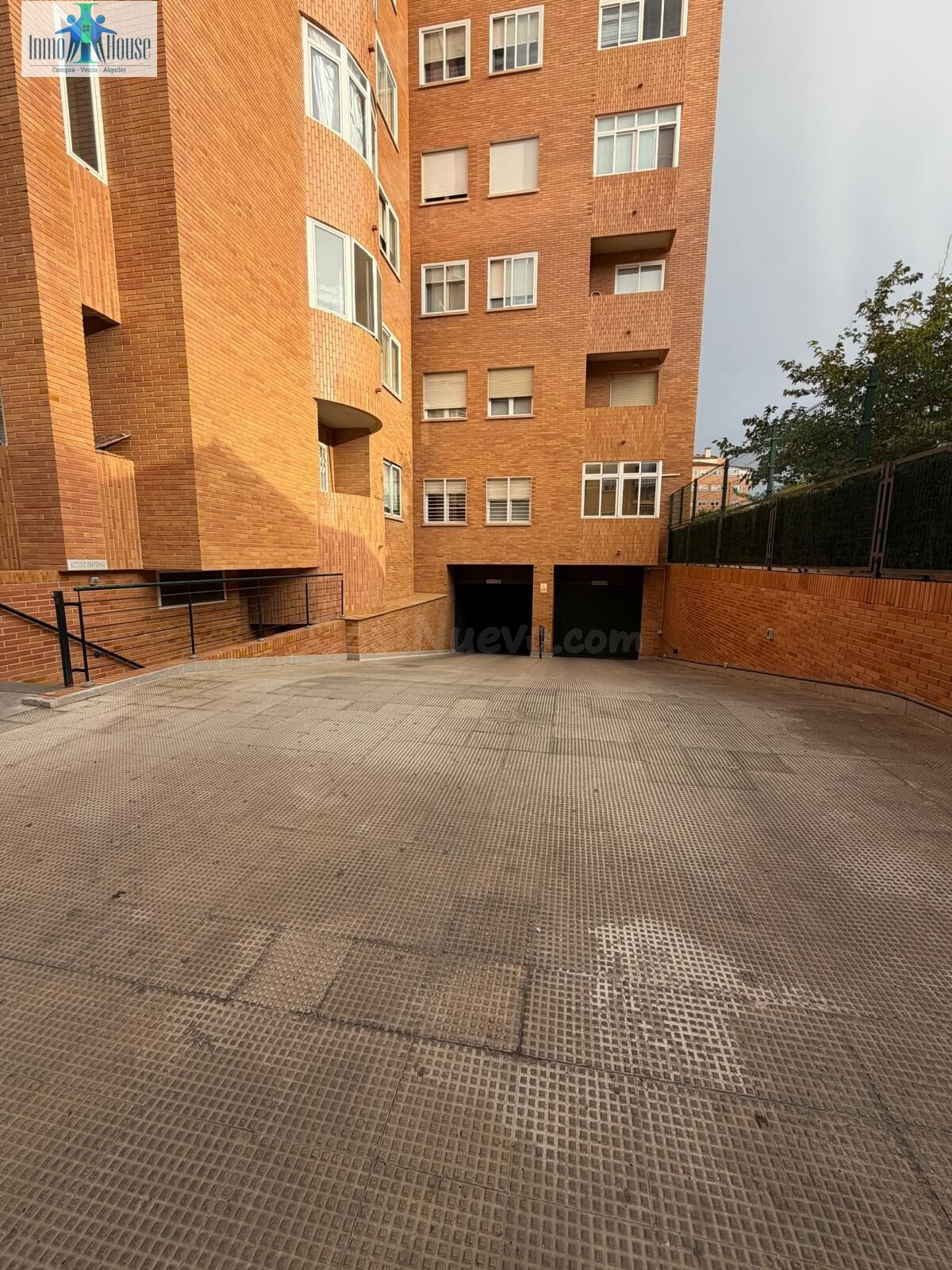 SE VENDE PLAZA DE GARAJE  ZONA CIRCUNVALACION - CALLE DIEGO DE ALMAGRO