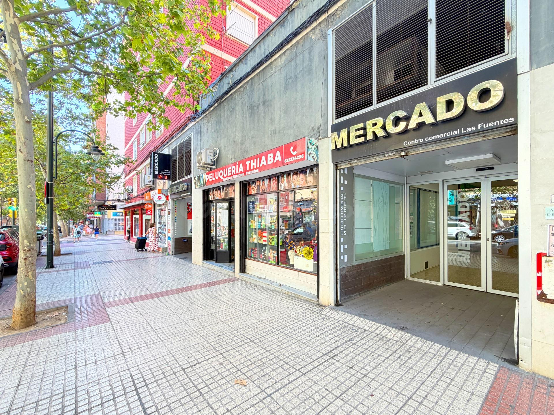 SE VENDE AMPLIO LOCAL EN PLENA ACTIVIDAD EN EL MERCADO LAS FUENTES - ZARAGOZA