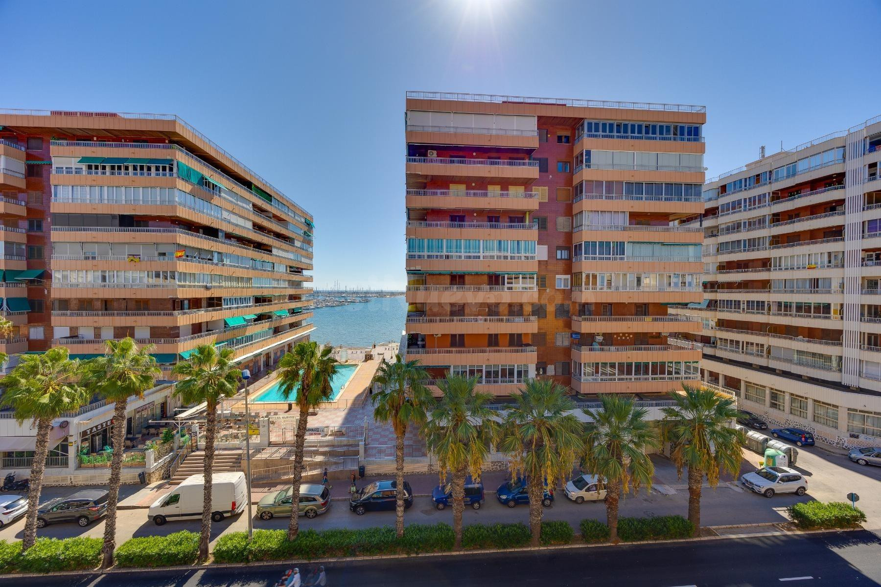 MAGNIFICO PISO A UNOS PASOS DE LA PLAYA, IDEAL PARA VIVIR TODO EL AÑO