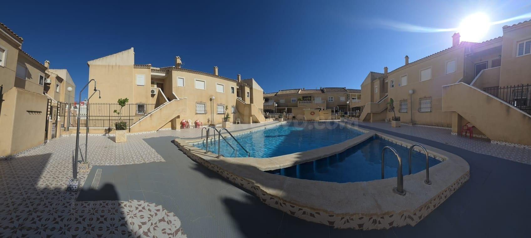 ESTUPENDA VIVIENDA EN PLANTA BAJA CON PISCINA COMUNITARIA