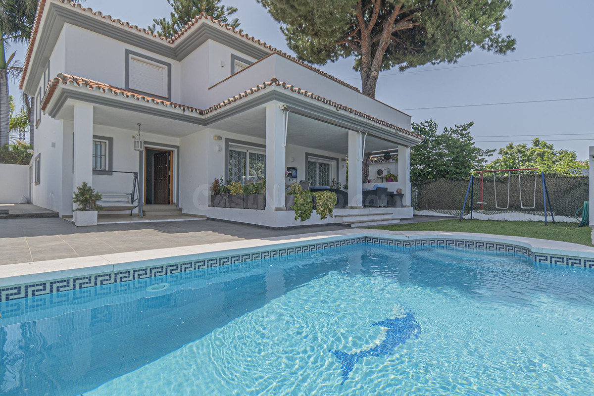Chalet 5 habitaciones 275m² en venta - Marbella