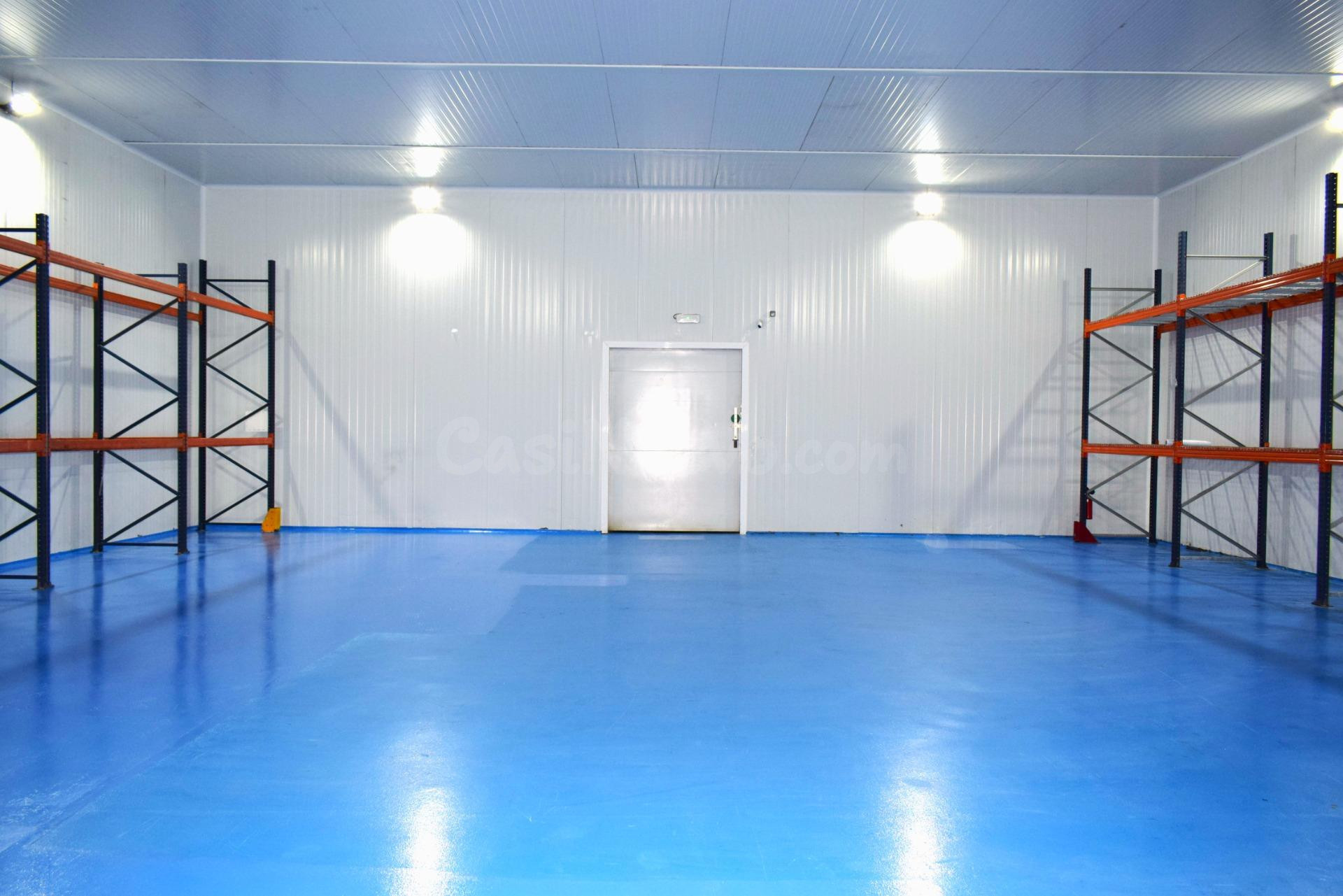 ALQUILER DE NAVE INDUSTRIAL CON CÁMARAS FRIGORÍFICAS