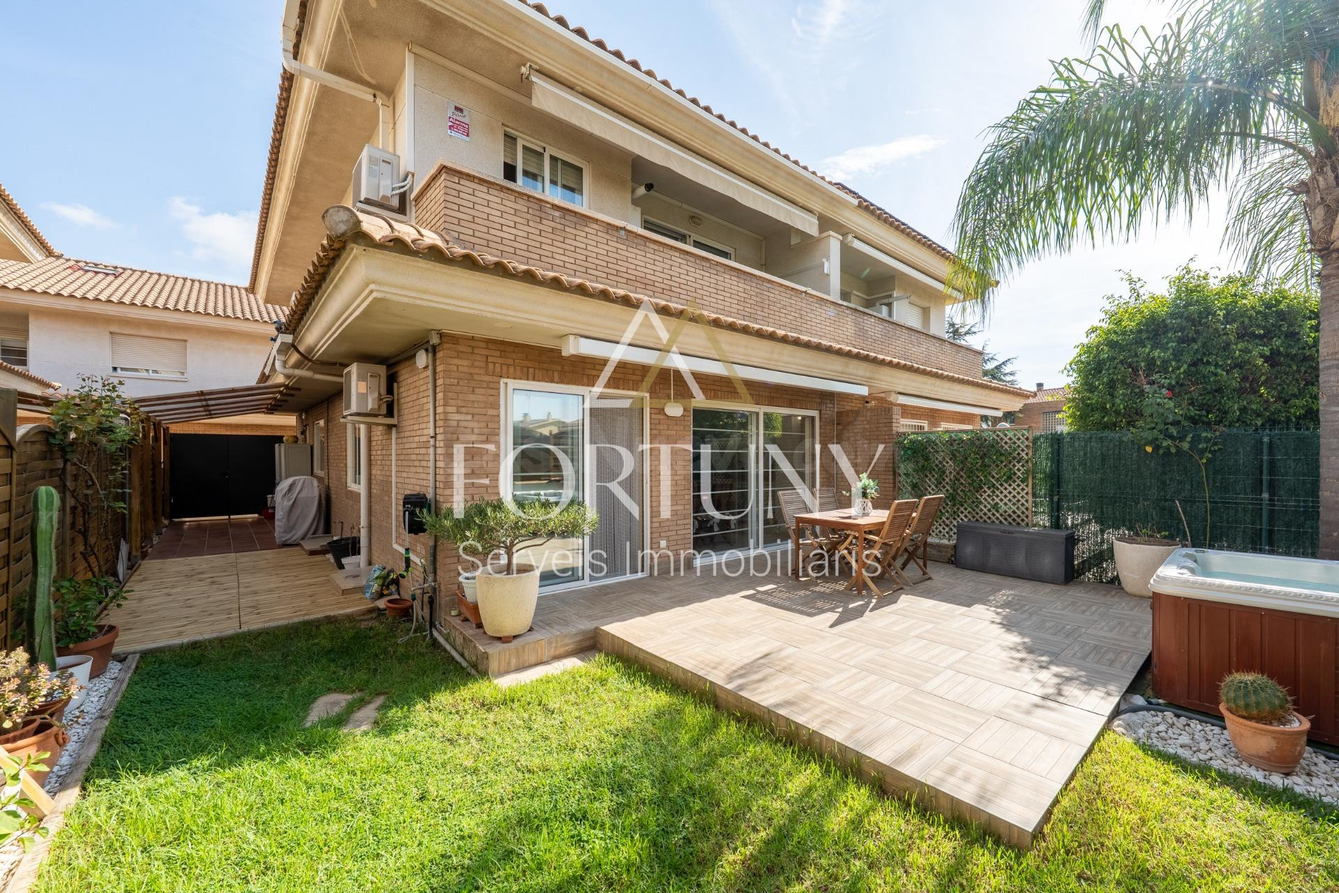 Casa 4 habitaciones 249m² en venta - Regueral - Prat dEn For