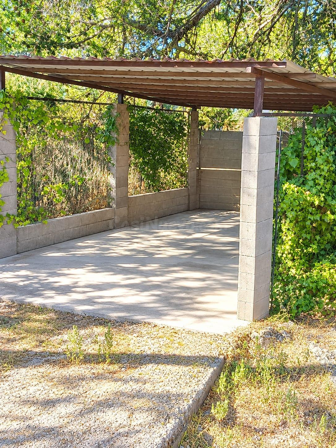Chalet independiente de una sola planta con parcela llana de - foto 4