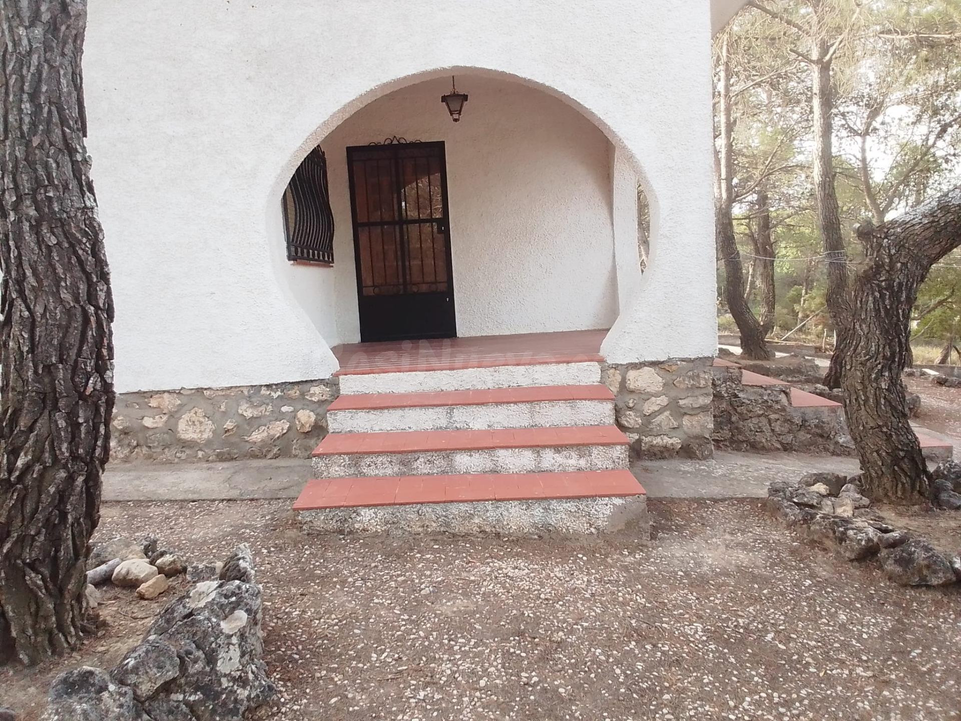 Chalet con encanto y vistas al lago de Buendía - foto 4