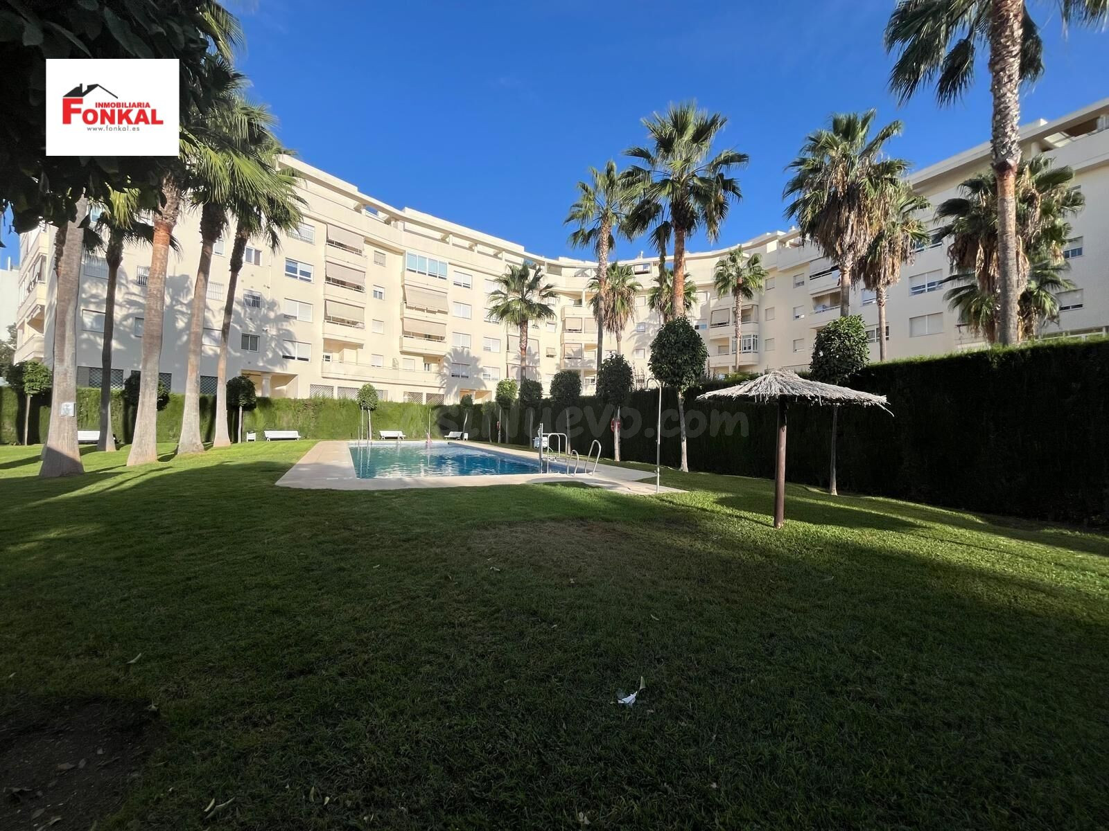 MAGNÍFICO APARTAMENTO EN URBANIZACIÓN PRIVADA CON PISCINA