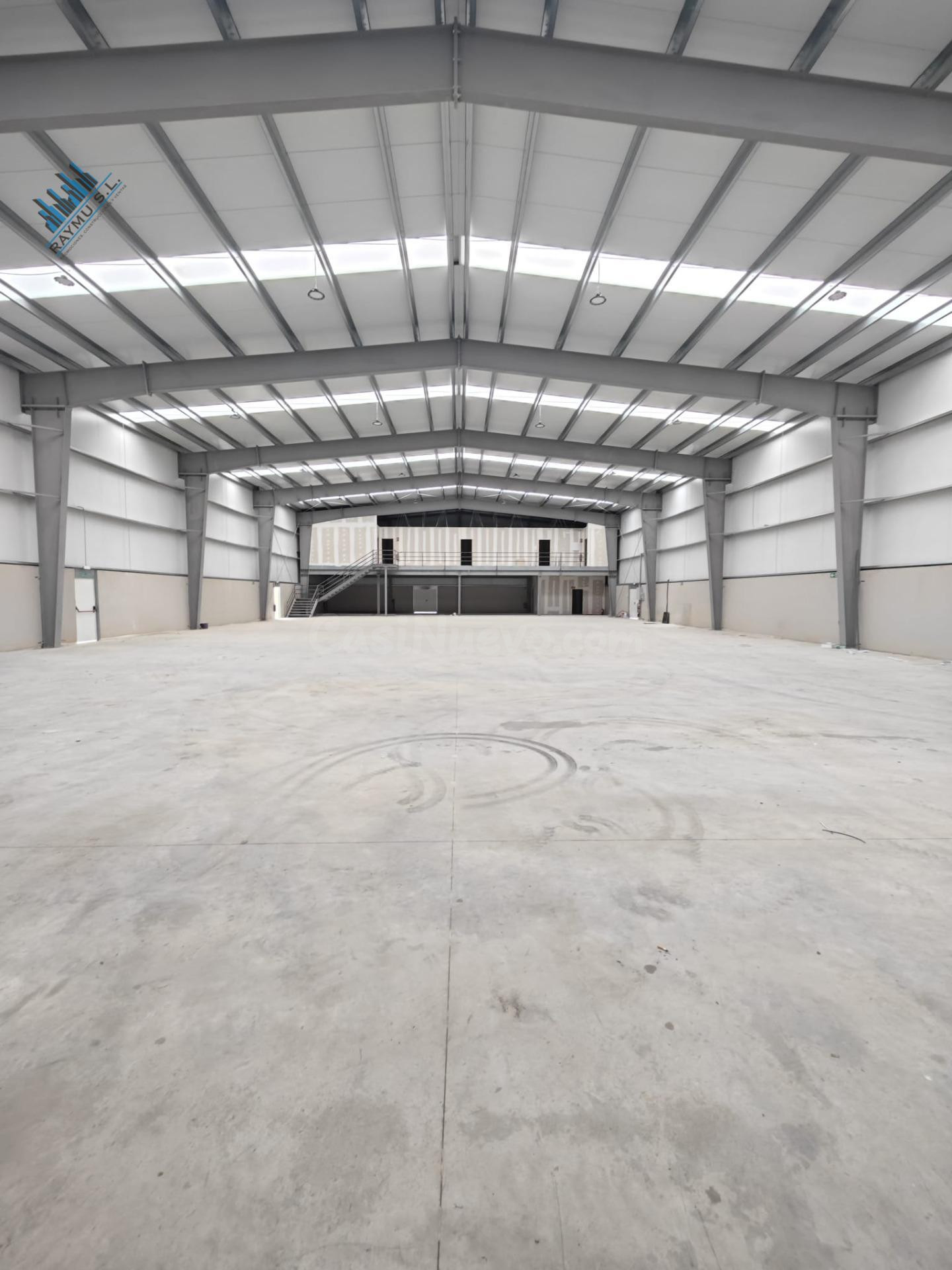 NAVE INDUSTRIAL NUEVA A ESTRENAR EN LOECHES – 1.340 m2 CONST - foto 2