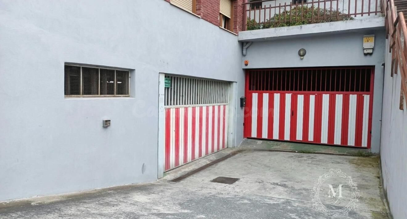 Gran parcela de garaje junto al Ayuntamiento y Metro en Basa - foto 2