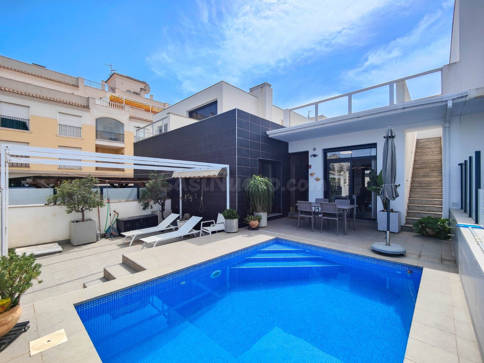 Villa 2 habitaciones 84m² en venta - Pueblo 5