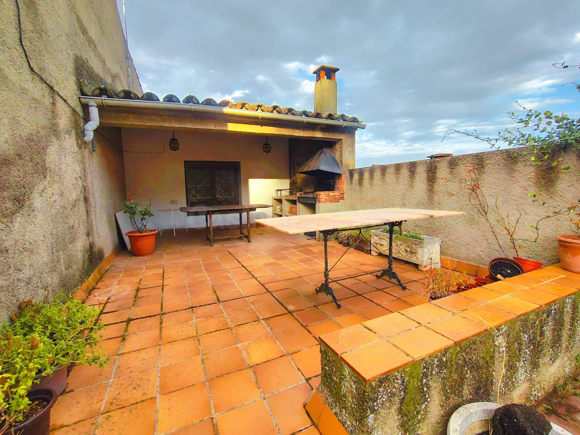 CASA AMB PATI, 2 GARATGES I TERRENY INDEPENDENT A SANT LLORENÇ SAVALL