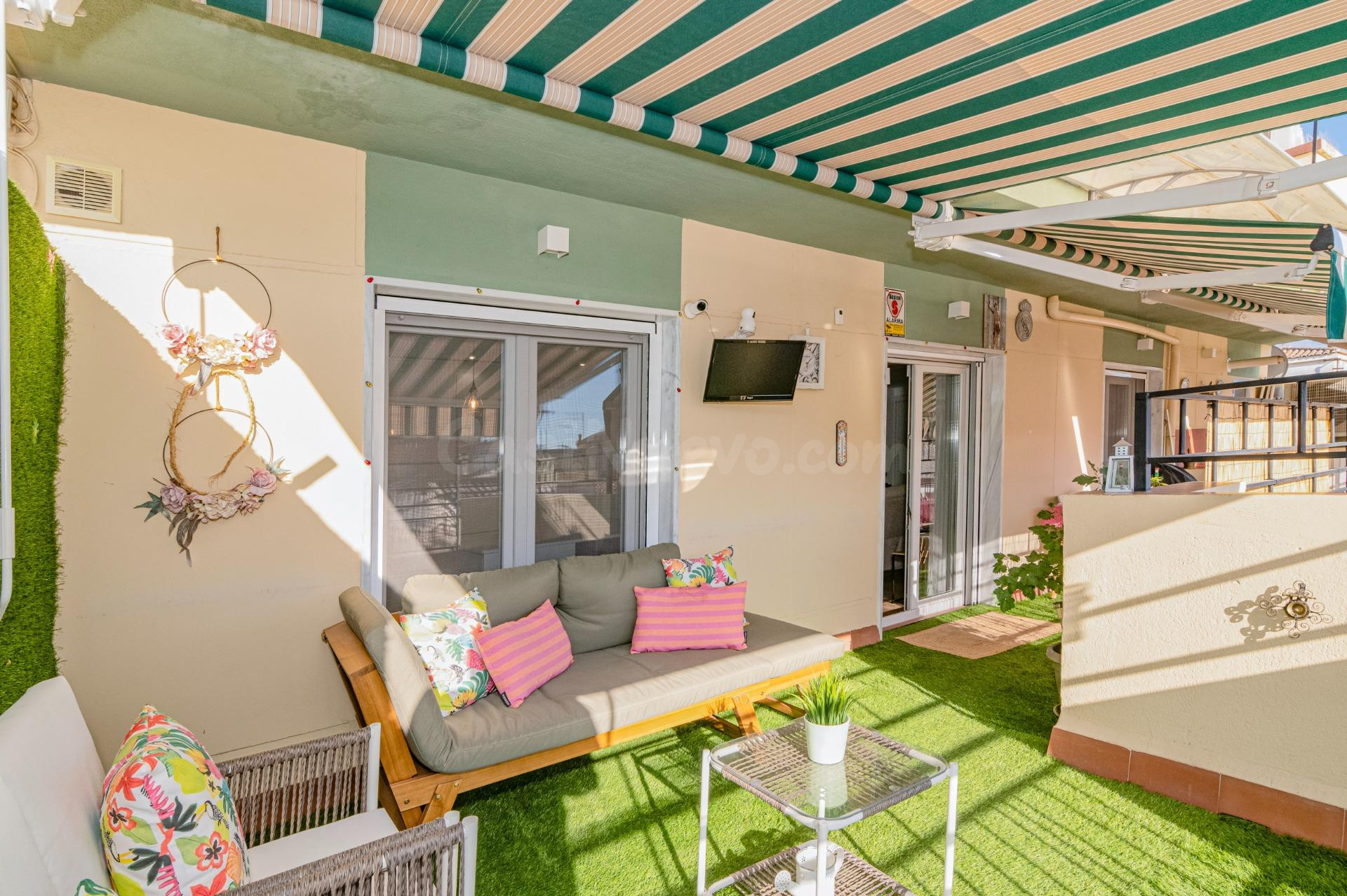 ¡Tu Nuevo Hogar te espera!  Semi-ático Reformado con Gran Terraza, junto Virgen de Las Angustias