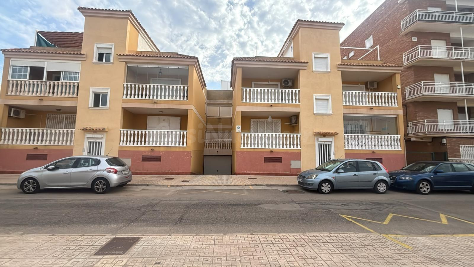 PISO CON SOLÁRIUM Y 2 PLAZAS DE GARAJE EN LOS NIETOS
