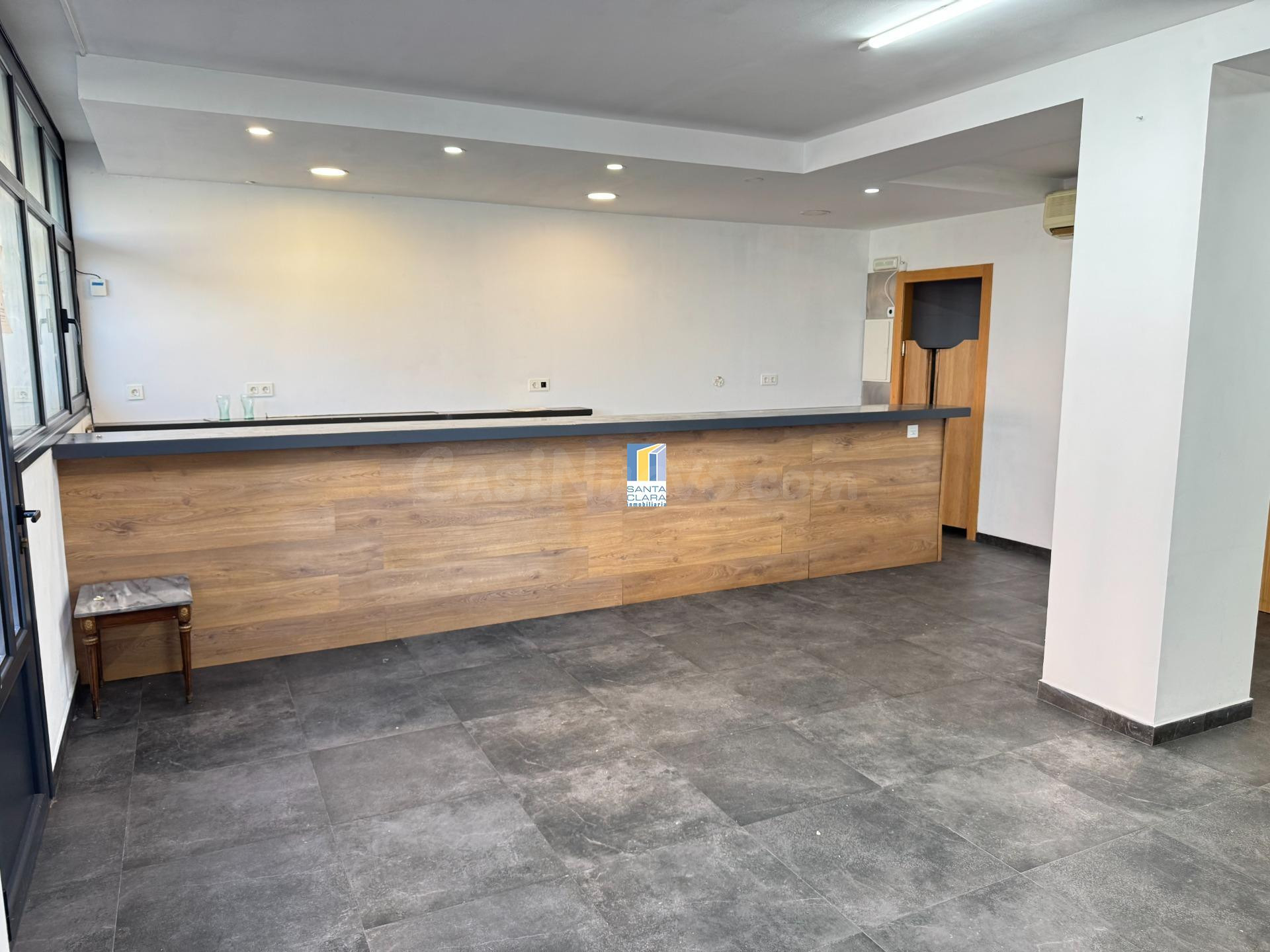 BAR EN ALQUILER CON LICENCIA AL DÍA EN ZONA LA CANDELARIA, Z - foto 2