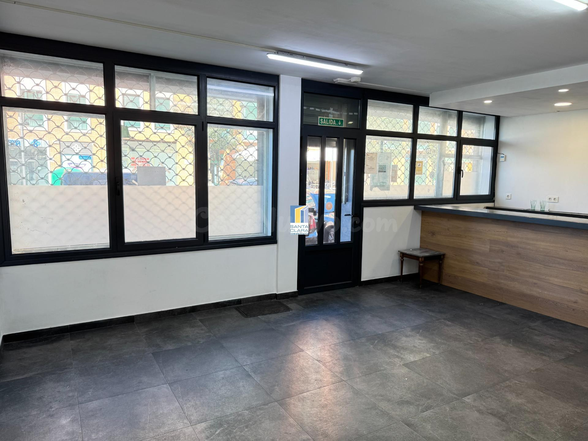 BAR EN ALQUILER CON LICENCIA AL DÍA EN ZONA LA CANDELARIA, Z - foto 3