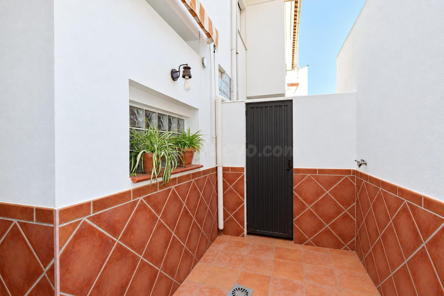 ¡TU NUEVO HOGAR CON DOS PATIOS, 2 DORMITORIOS Y AIRE POR CONDUCTOS!