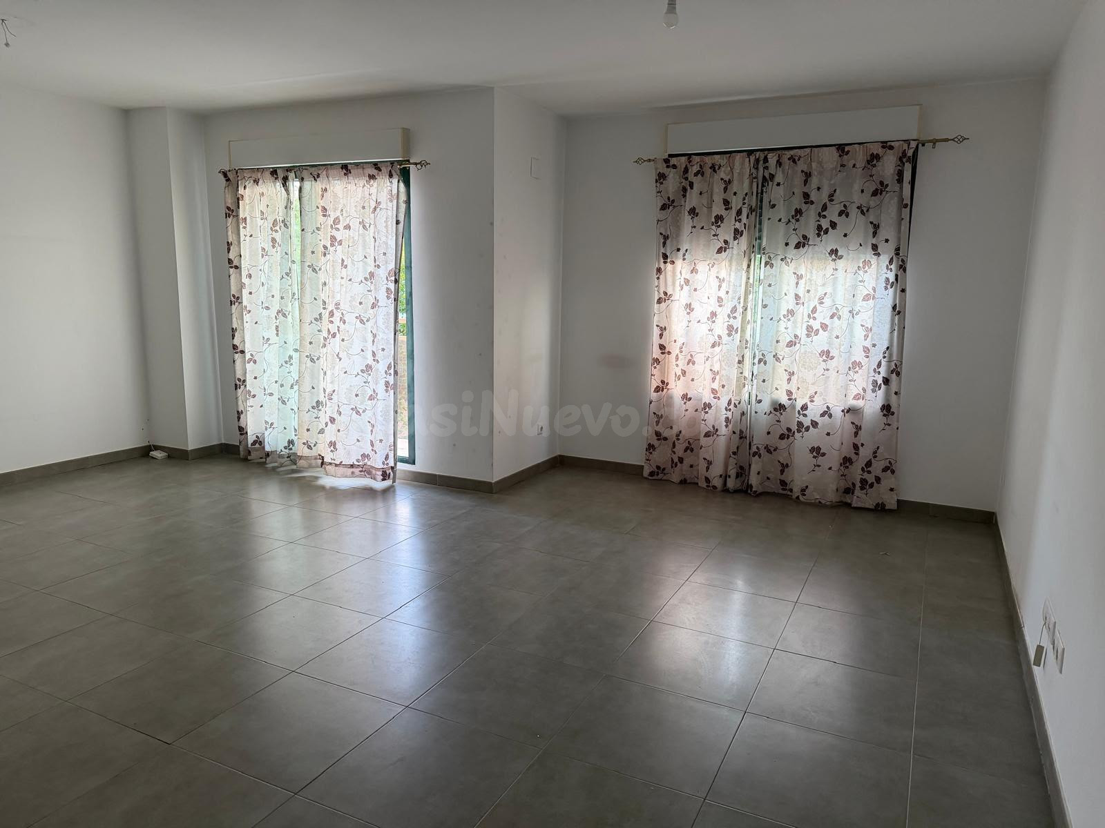 VENTA DE MAGNIFICO PISO CON PLAZA DE GARAJE EN MURO