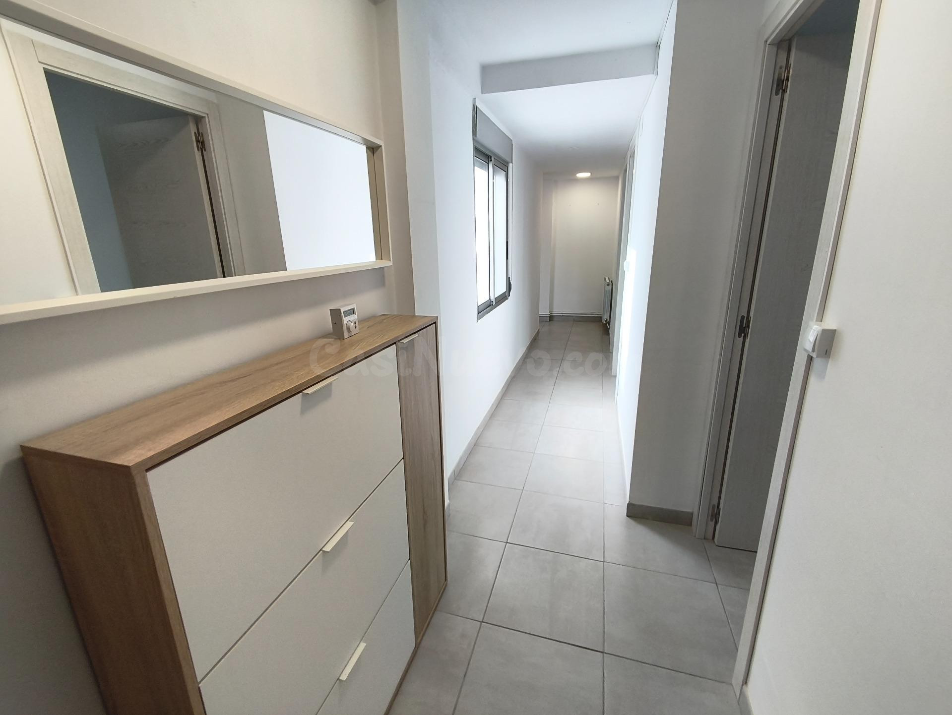 Piso de 72m2 útiles. Distribuido en tres dormitorios, salón, - foto 4